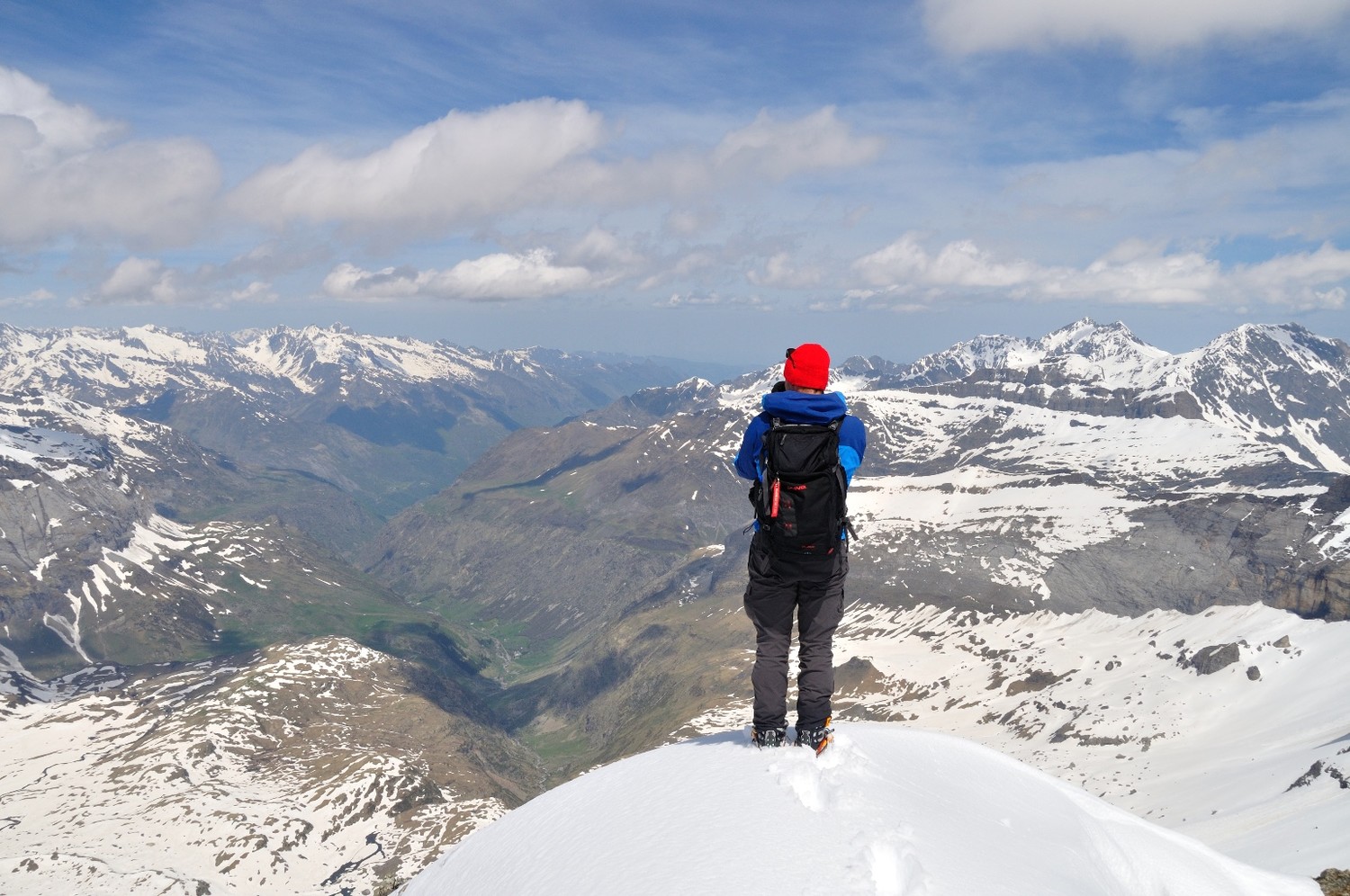 Summit ! On admire le panorama
