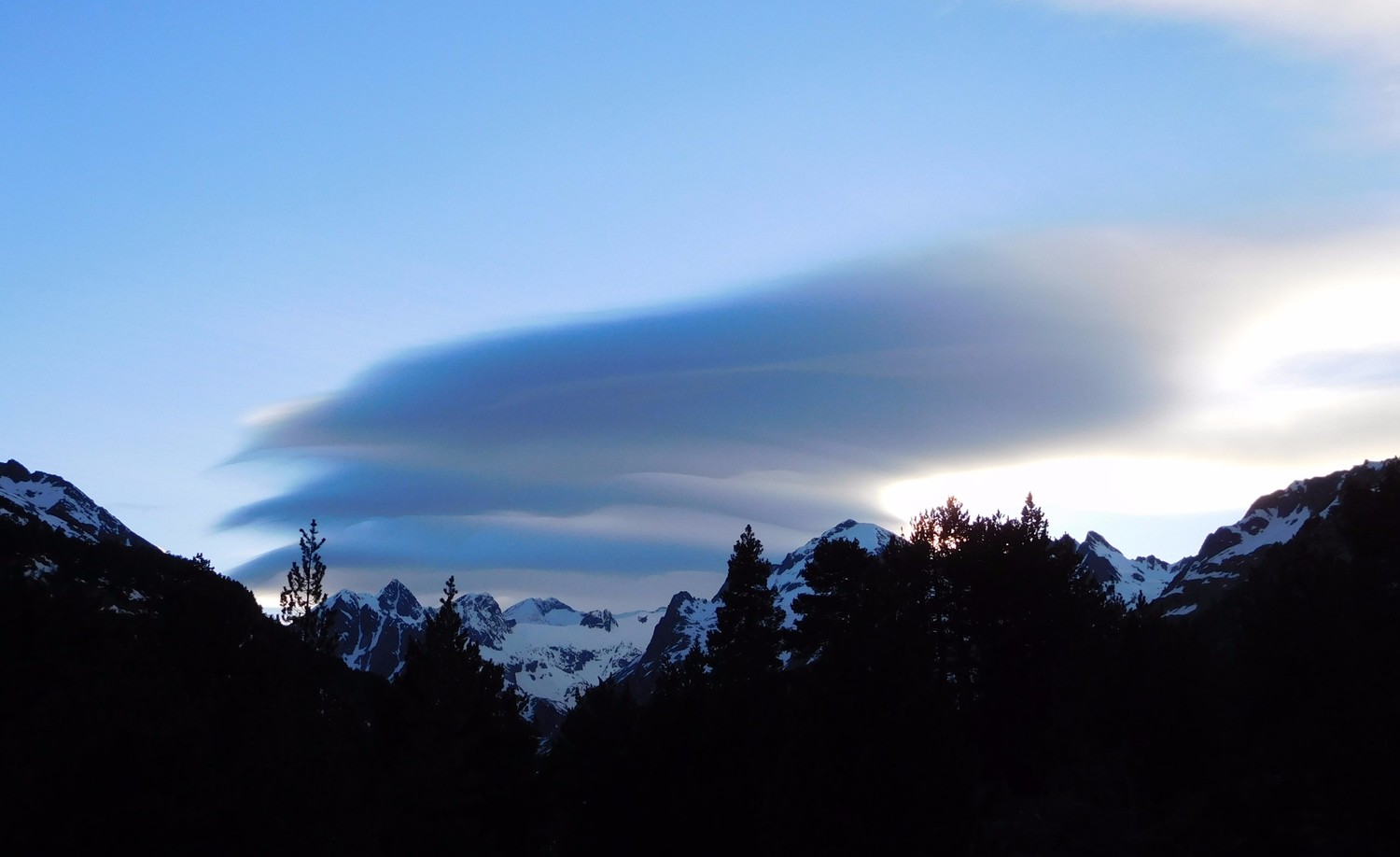 la veille au soir lenticulaires sur le perdiguère