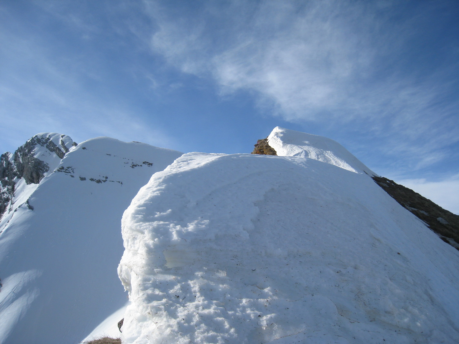 la crête sommitale de la Pointe 2370- aig Calvaires