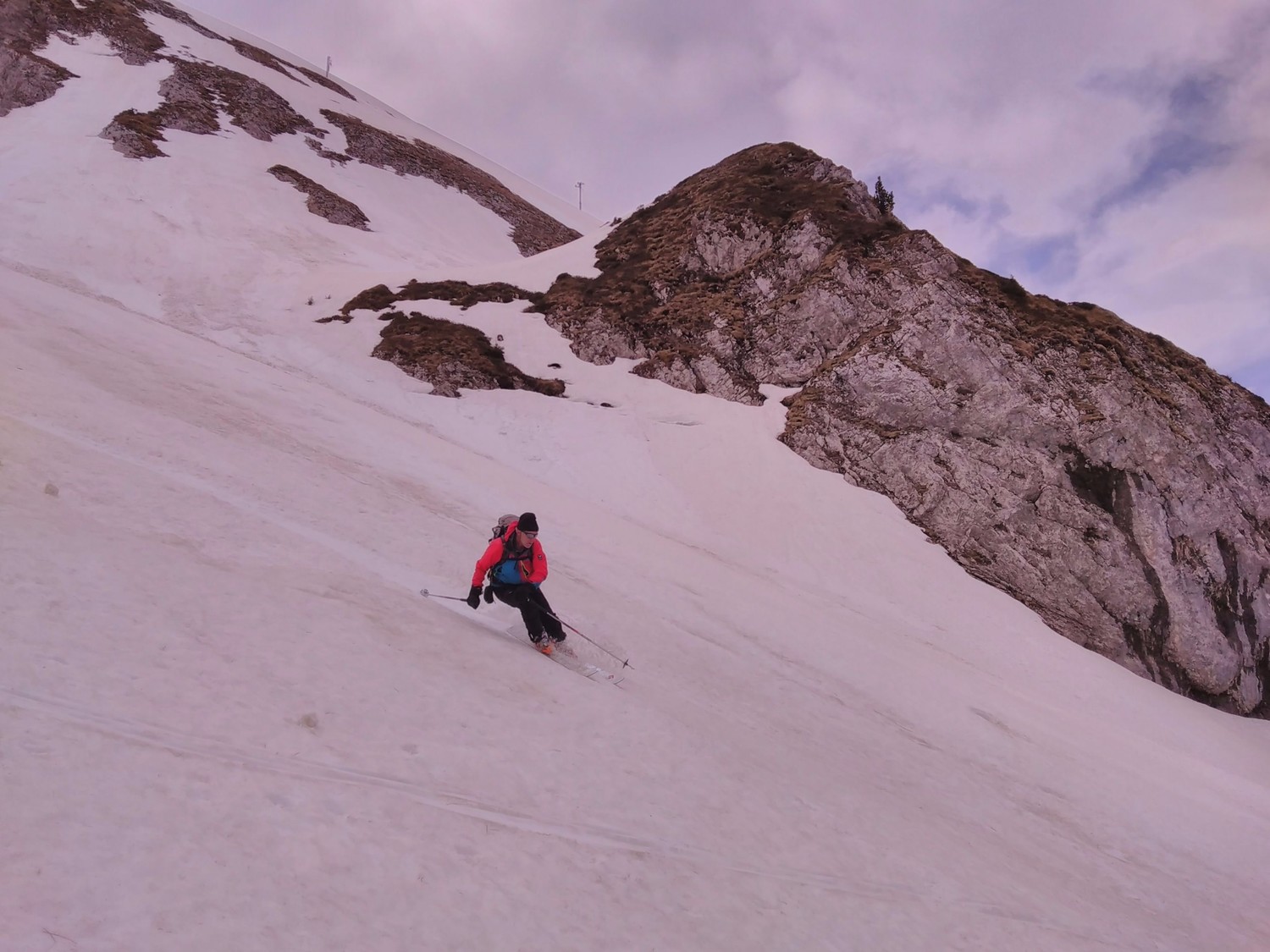 Bonne neige gros sel bien revenue mais portante
