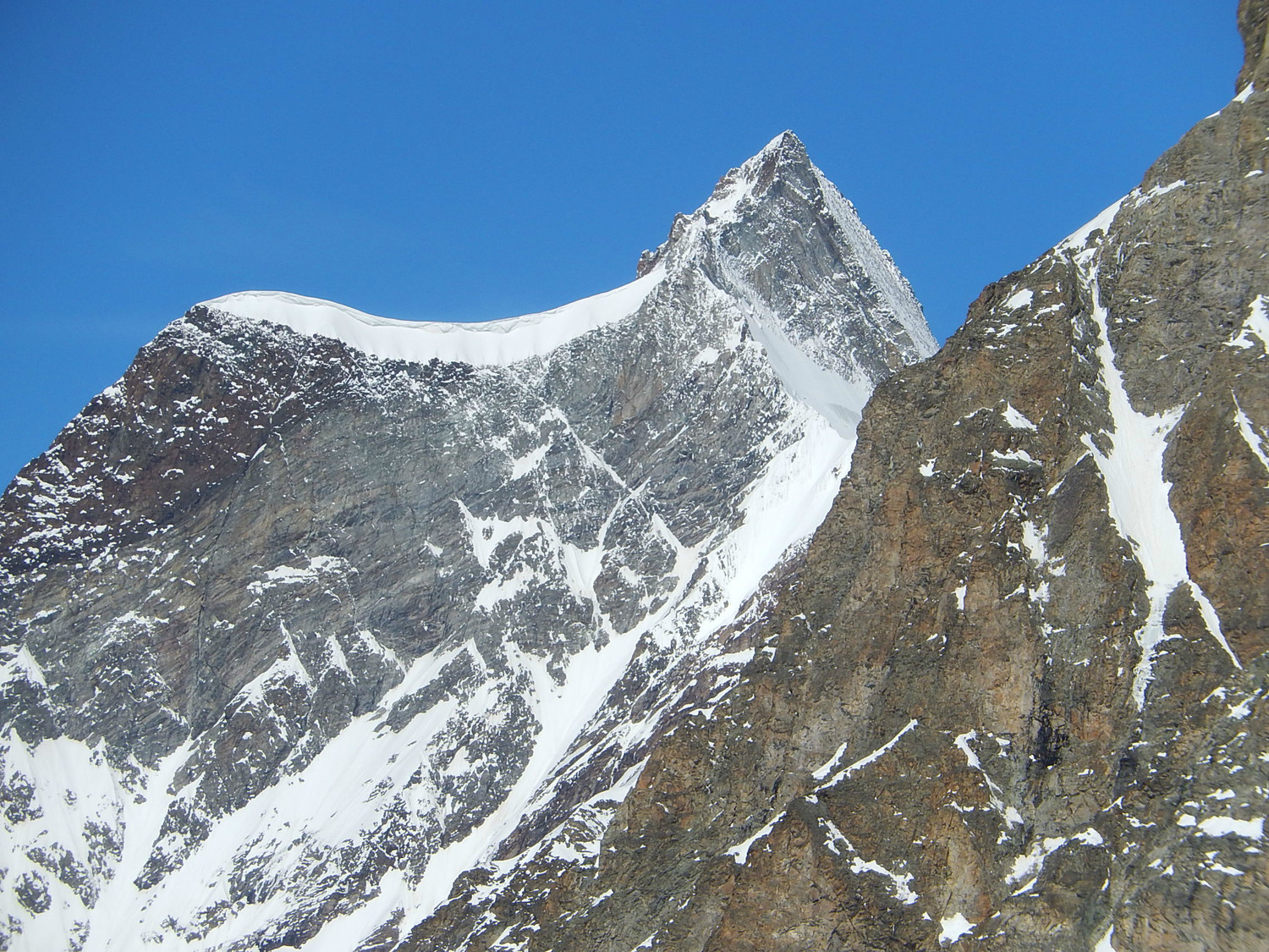 Dent d' Herens e relativa spalla