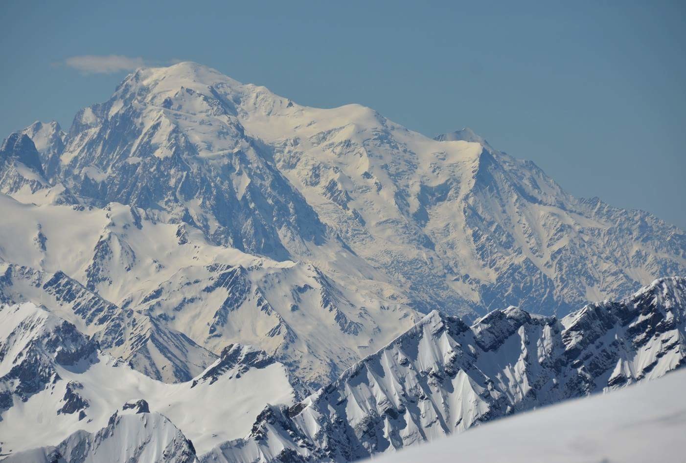 Mont-Blanc, à 59km au SW
