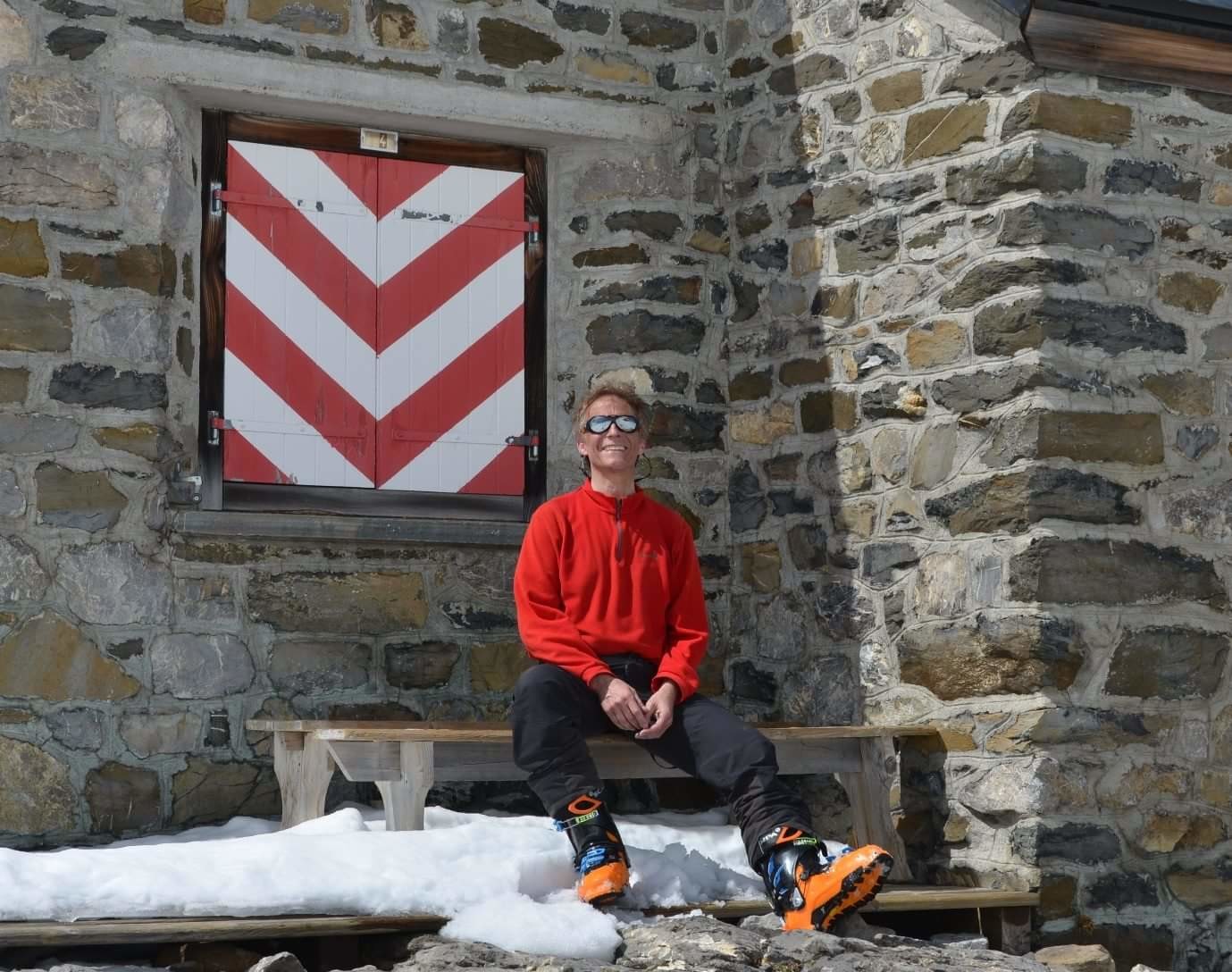 Petite pause à la cabane des Diablerets (hélas fermée pour l'entre-saison)