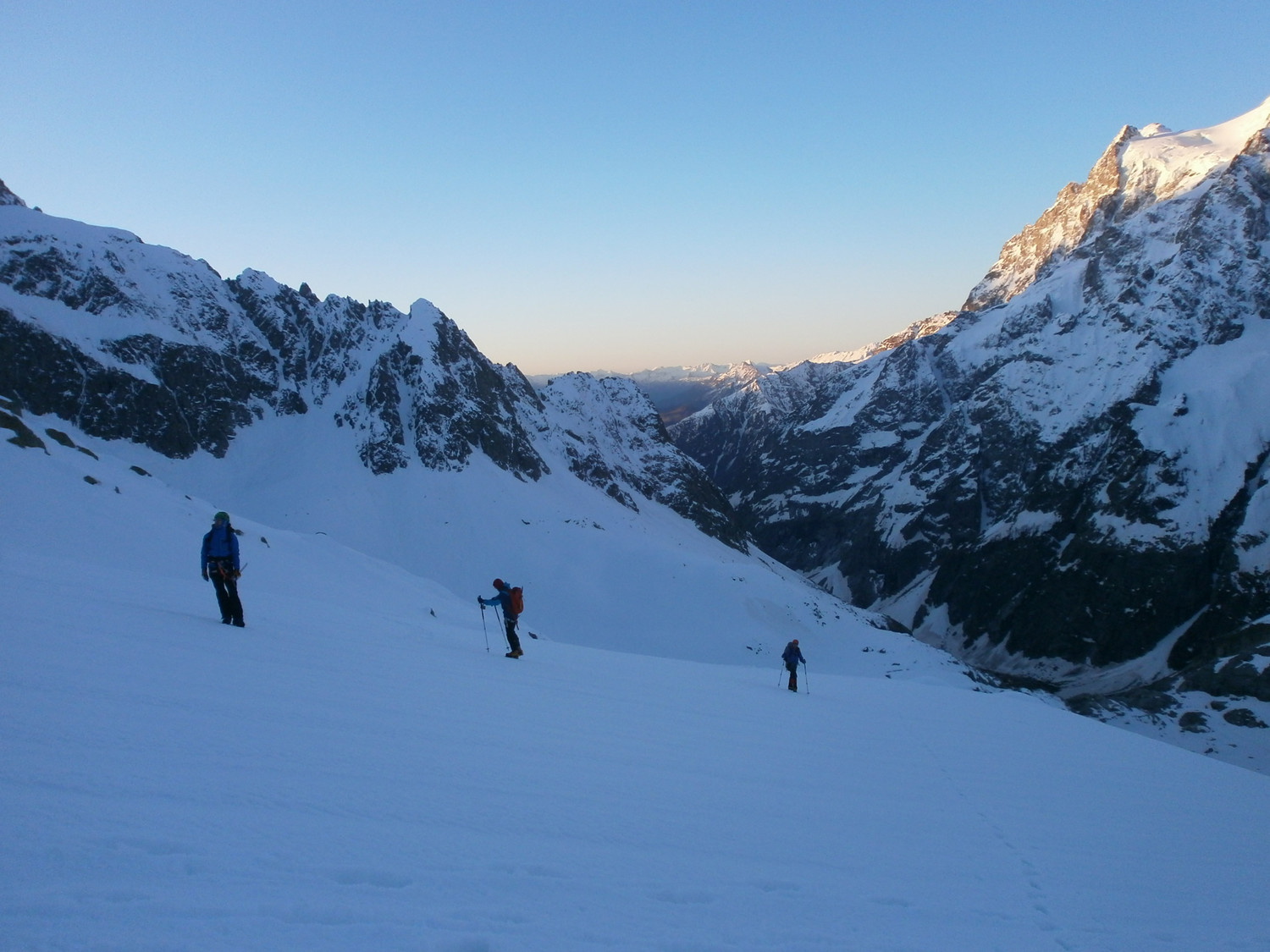 Approche au lever du soleil