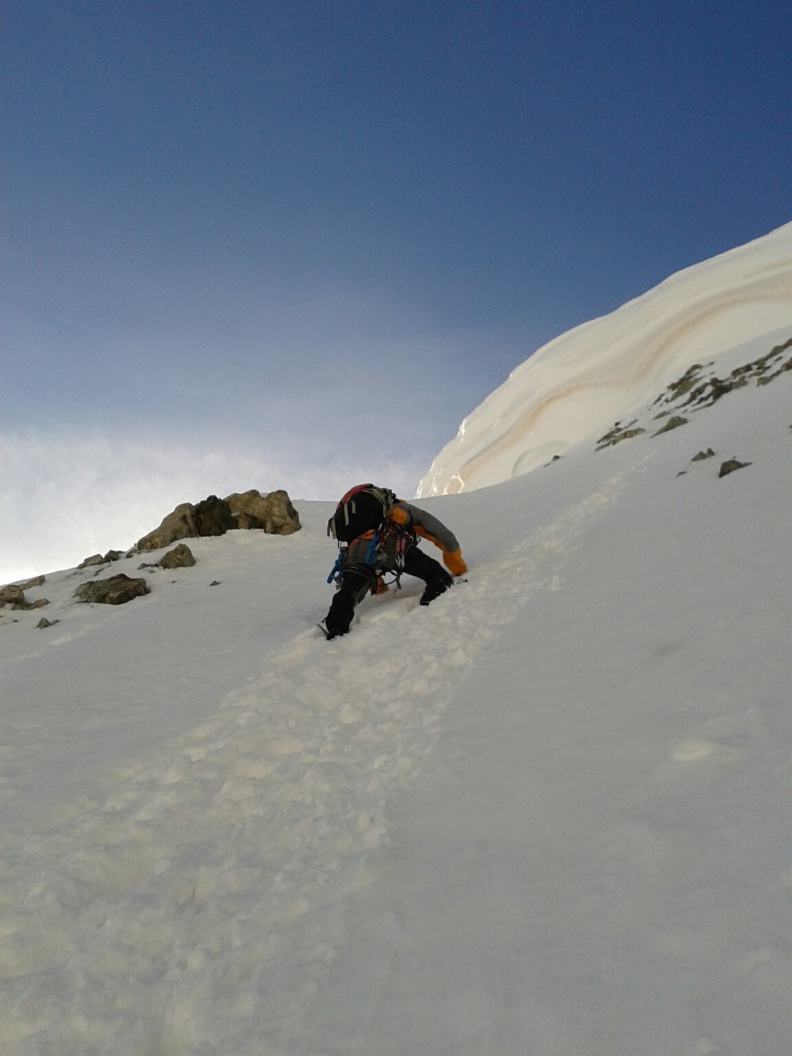 Sortie dans l'axe. Neige inconsistente