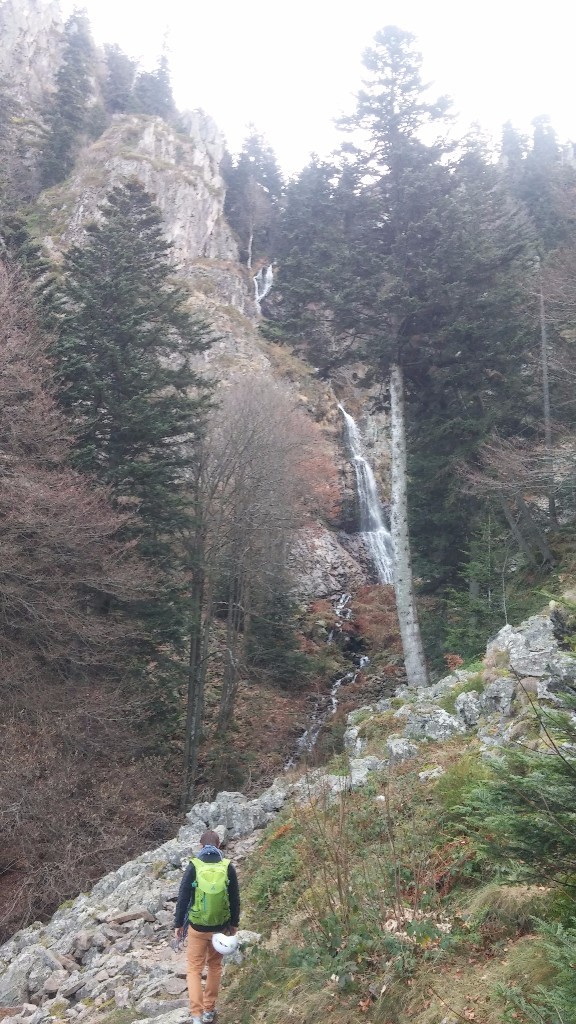 Pierrier avant la cascade avec le Gier en fond