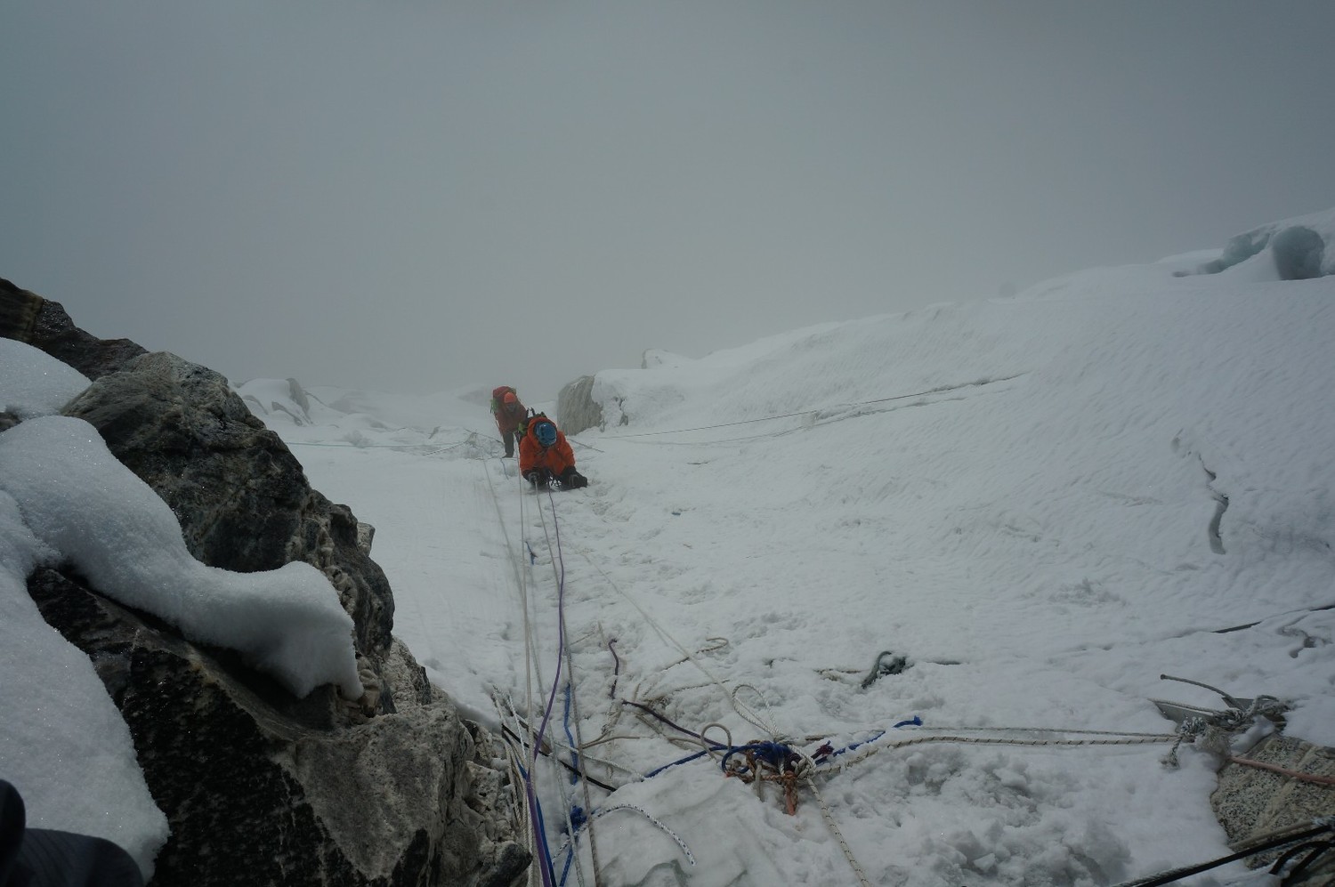 Ama Dablam May 7, 2016 : à l'approche du camp 3, trop de vieilles cordes
