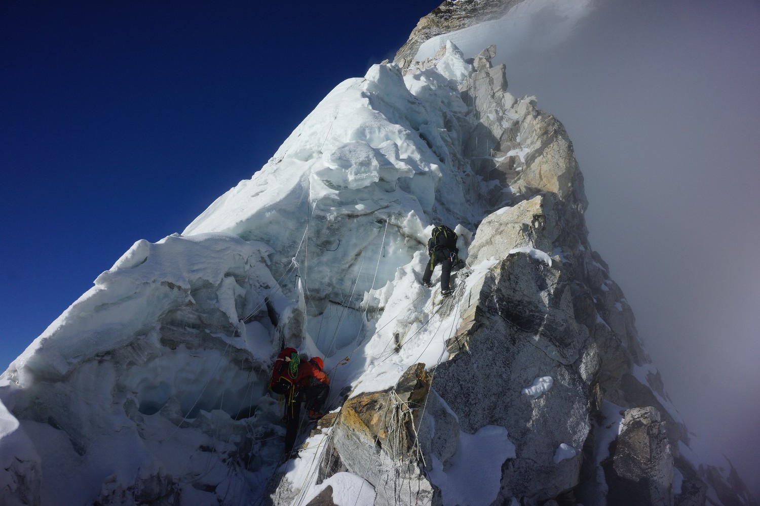 Ama Dablam May 8 2016 : the mushroom ridge ; Jean-Baptiste Renié