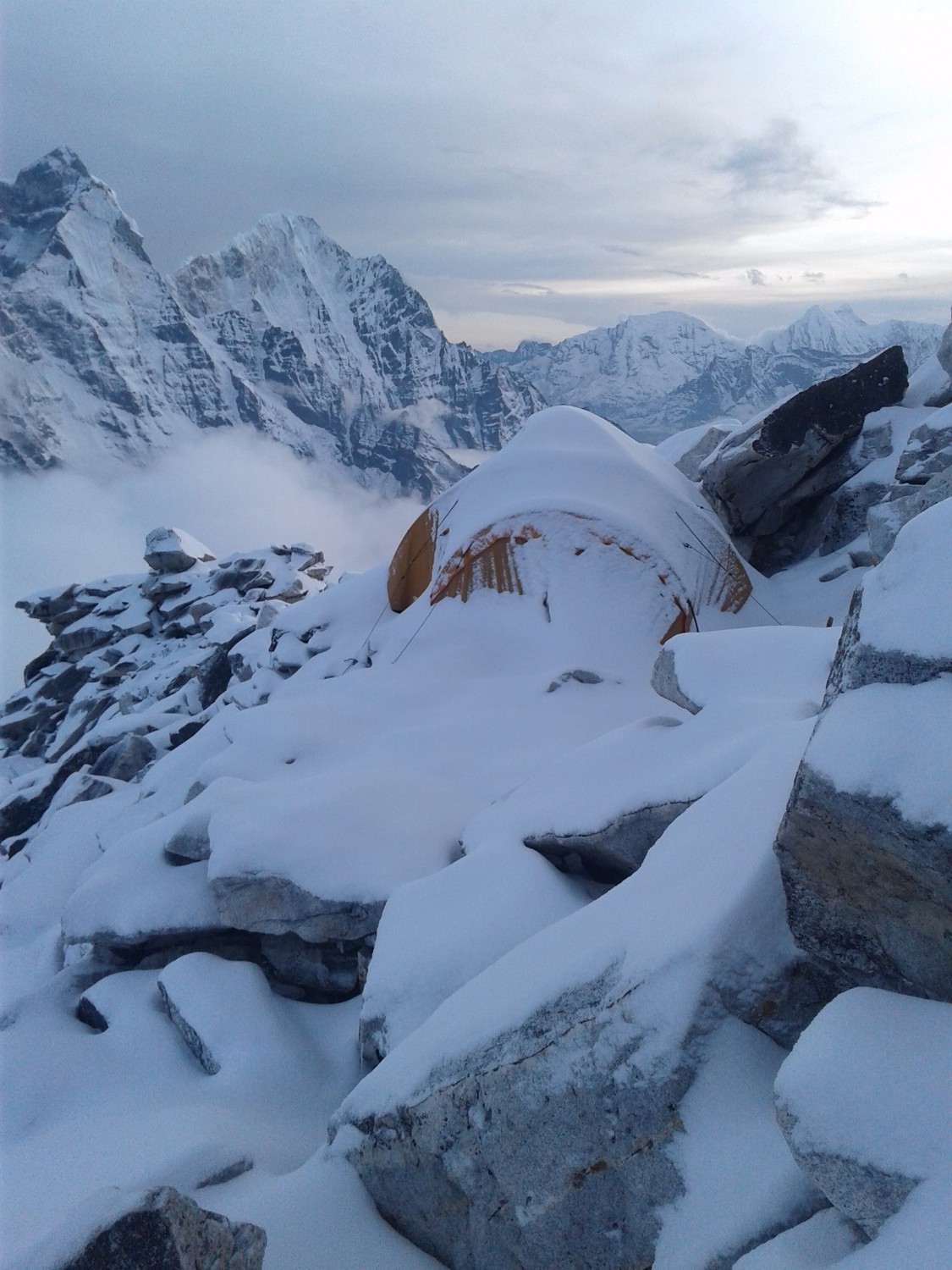 Ama Dablam, May 8, 2016 : retour au camp 1 sous la neige