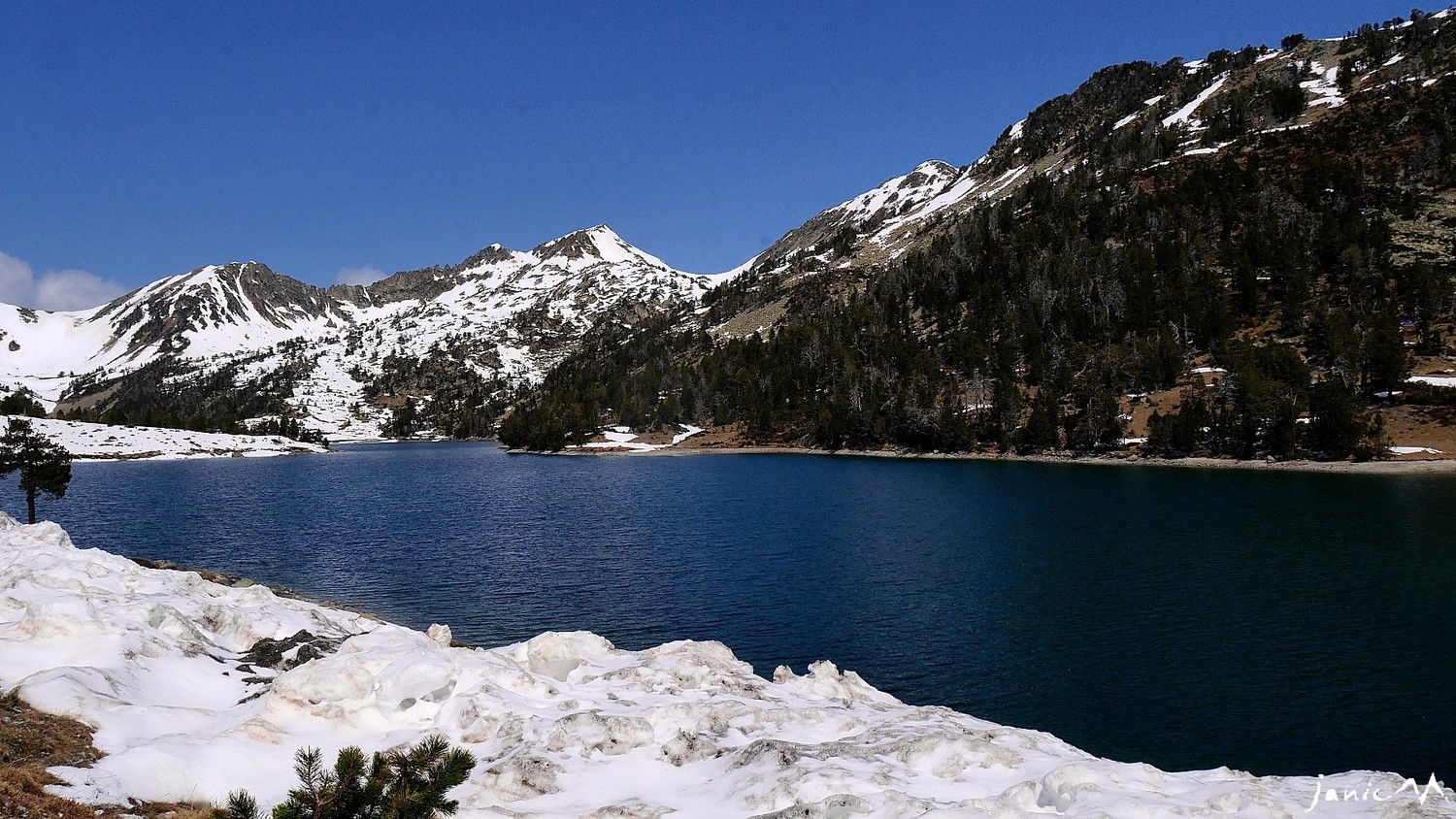 Le lac d'Aumar attend le pêcheur