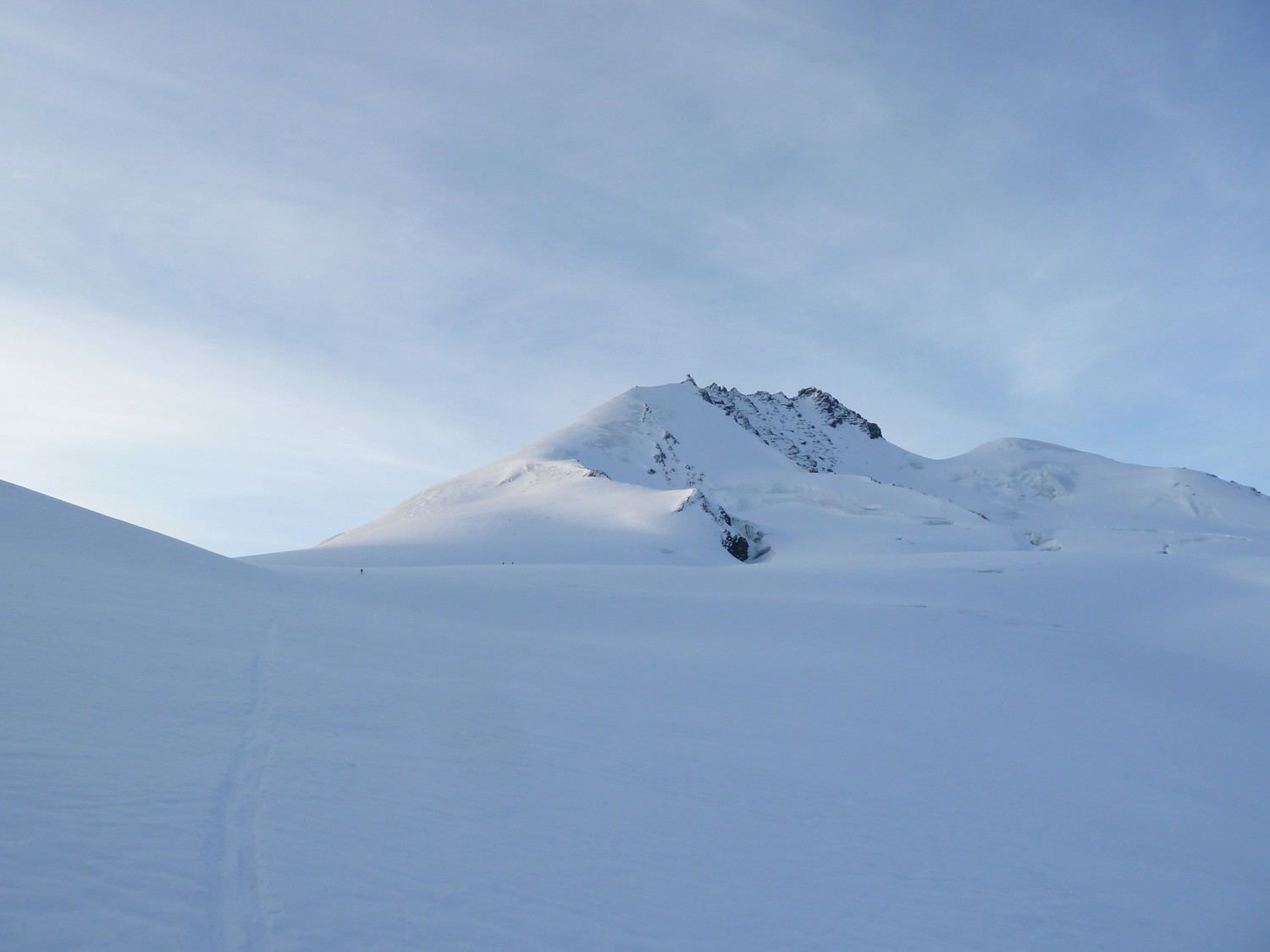 Le Rimpfischhorn (4199m) à l'aube