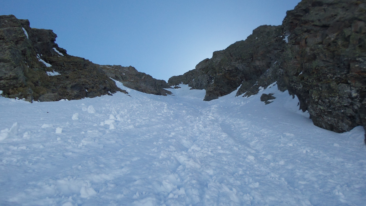 La première partie du couloir W du Pic de la Pierre