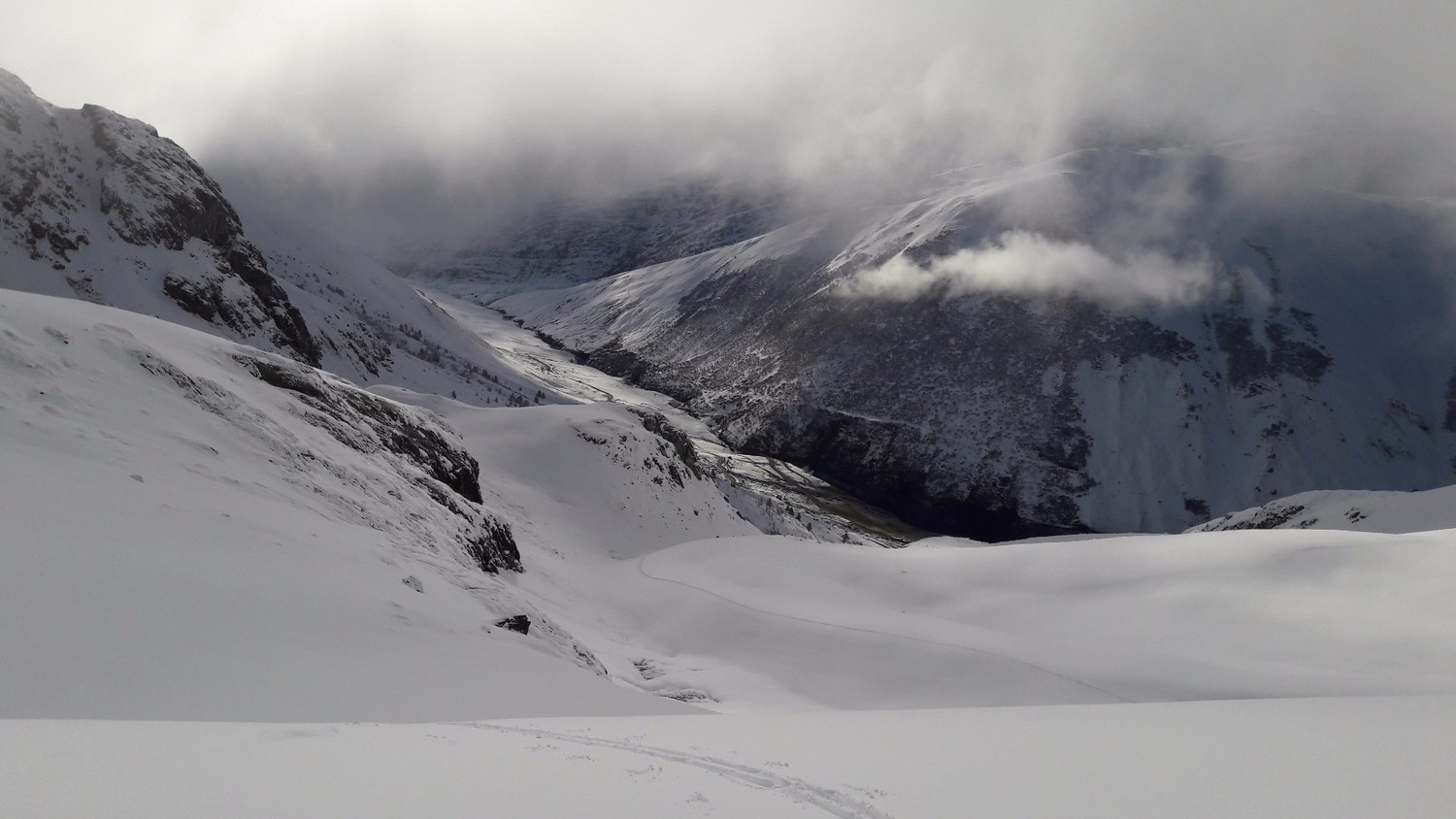 Le soleil fait soudain son apparition (vers 2100m)