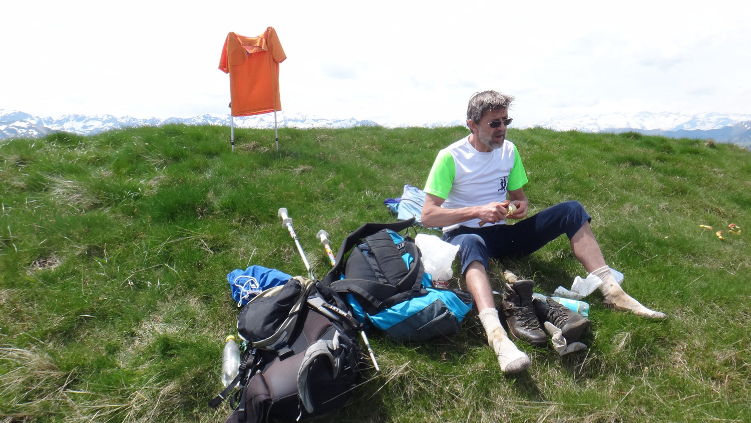 Un repas bien mérité au sommet du pic d'Escalès