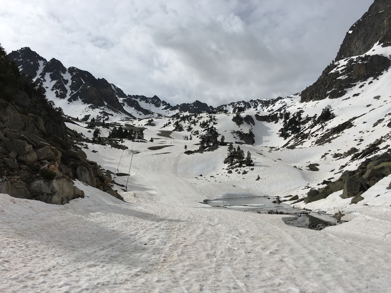Le lac en formation mais il gêne pas encore