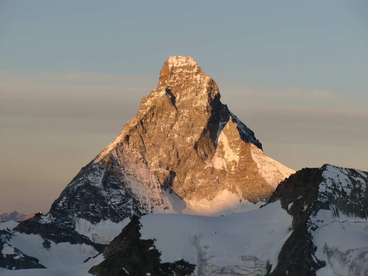 Les premiers rayons pour le Matterhorn