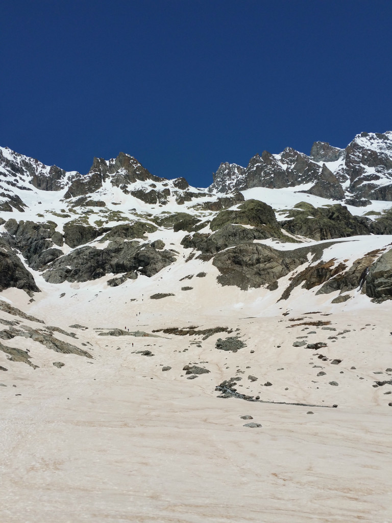 Montée au refuge par le passage d'hiver