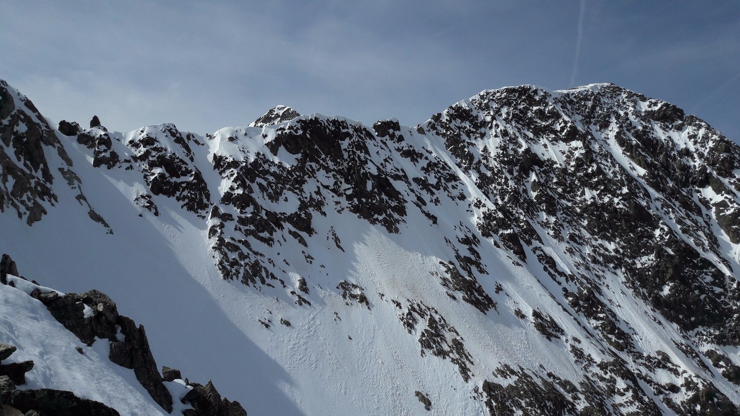 La Brèche de la Cochette et les Cimes de la Barbarate bouchent l'horizon au S