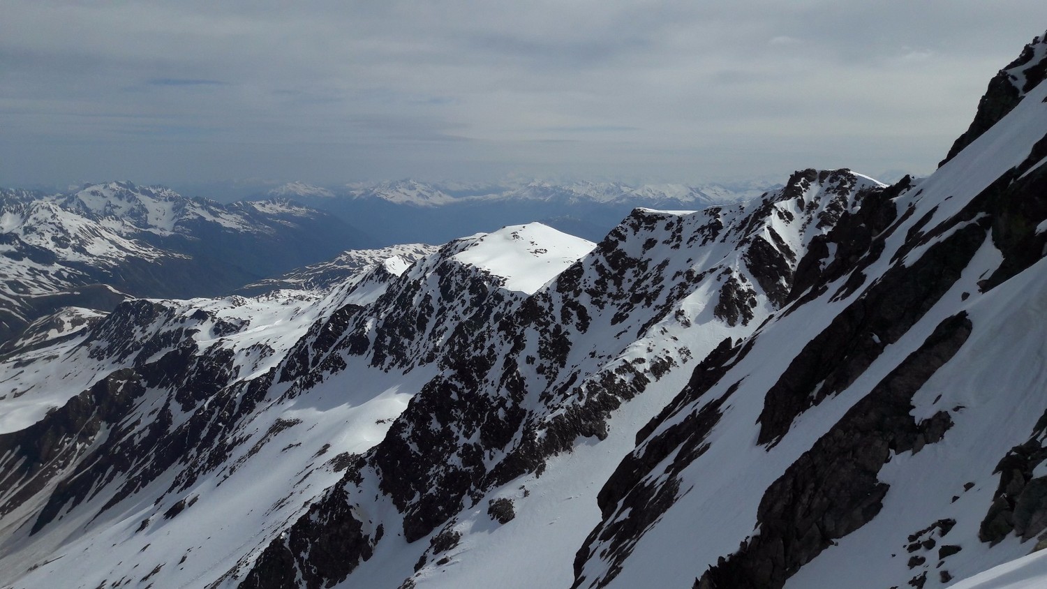 Du col 3130m, vers le NE