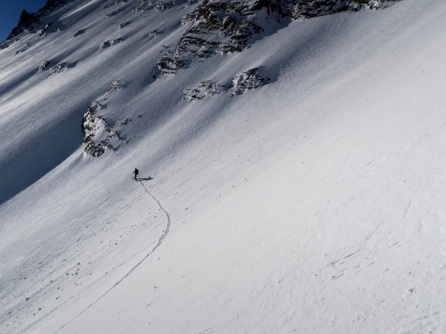 Antoine traverse sous les séracs