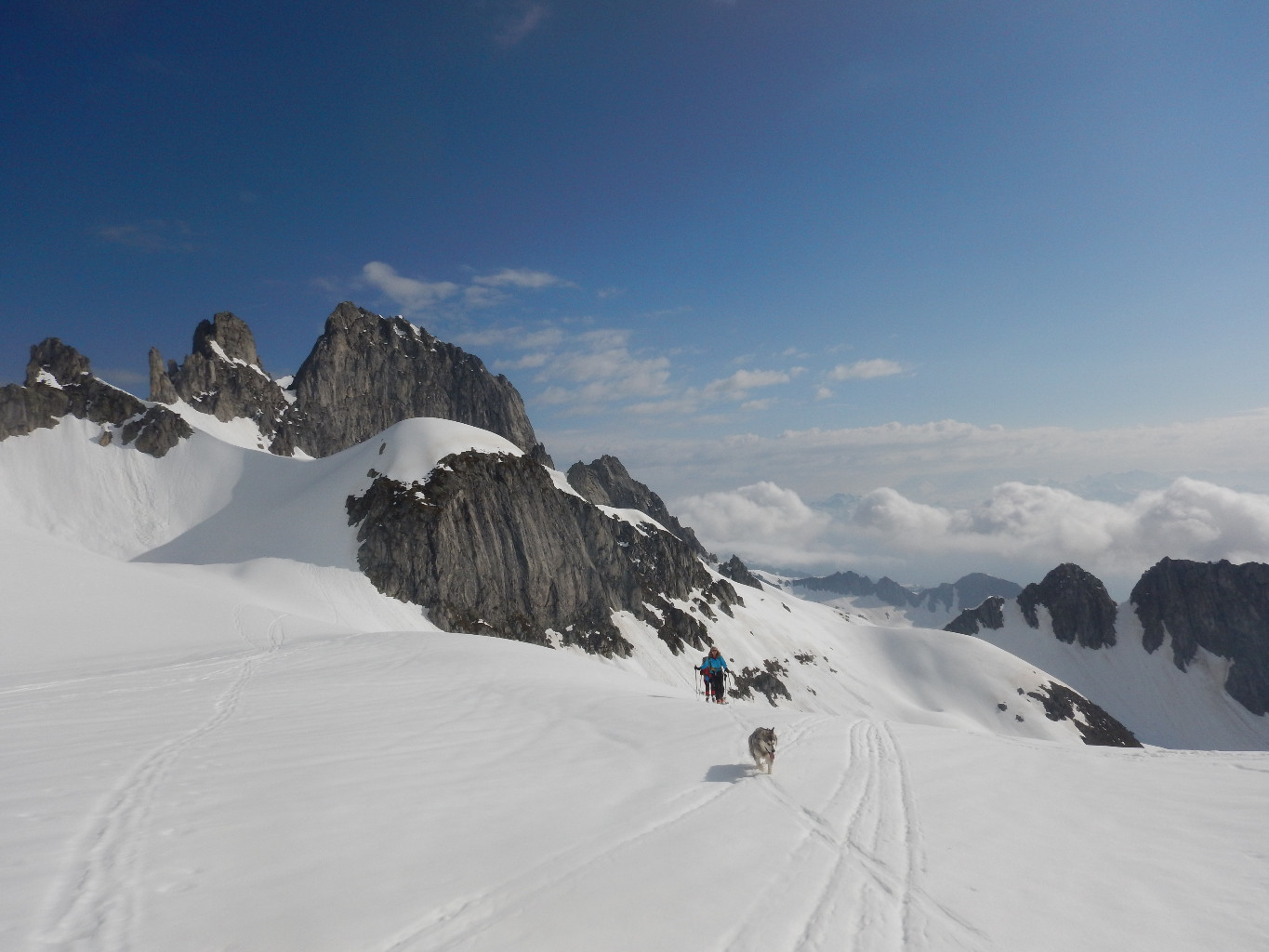 les aiguilles de la balme à gauche