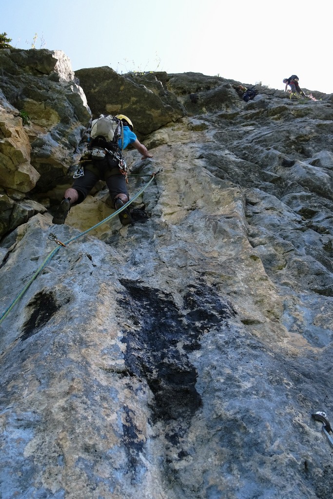 Dan le crux en traversée de L2