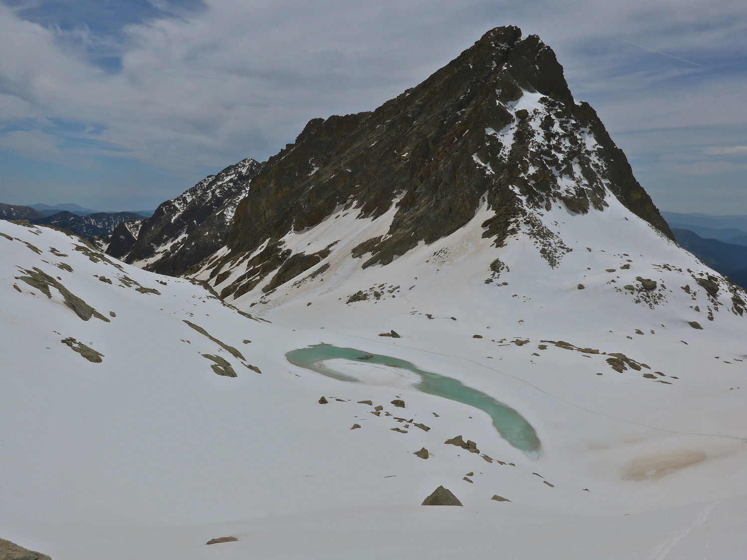 Cime de Baissette et son lac.