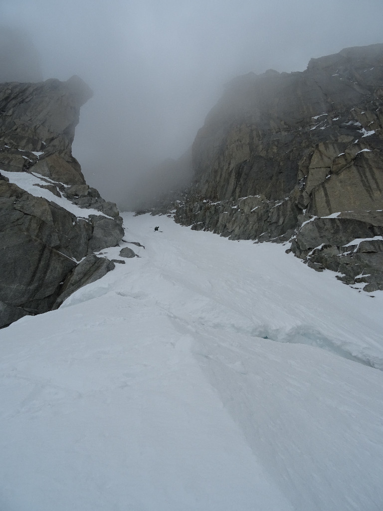 descente poursuivi par un nuage