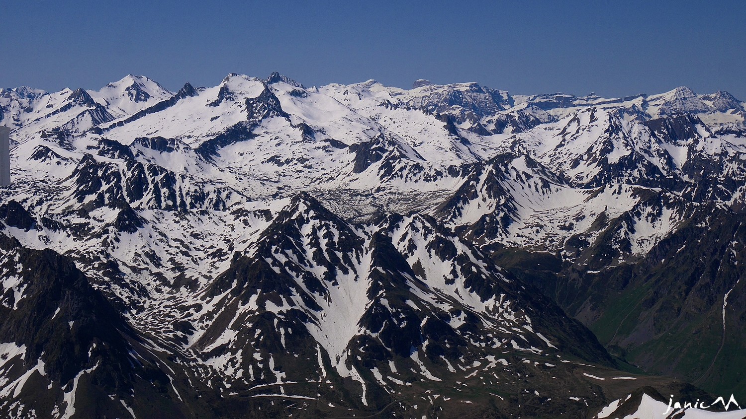 L'enneigement suffisant sur le massif du Néouvielle