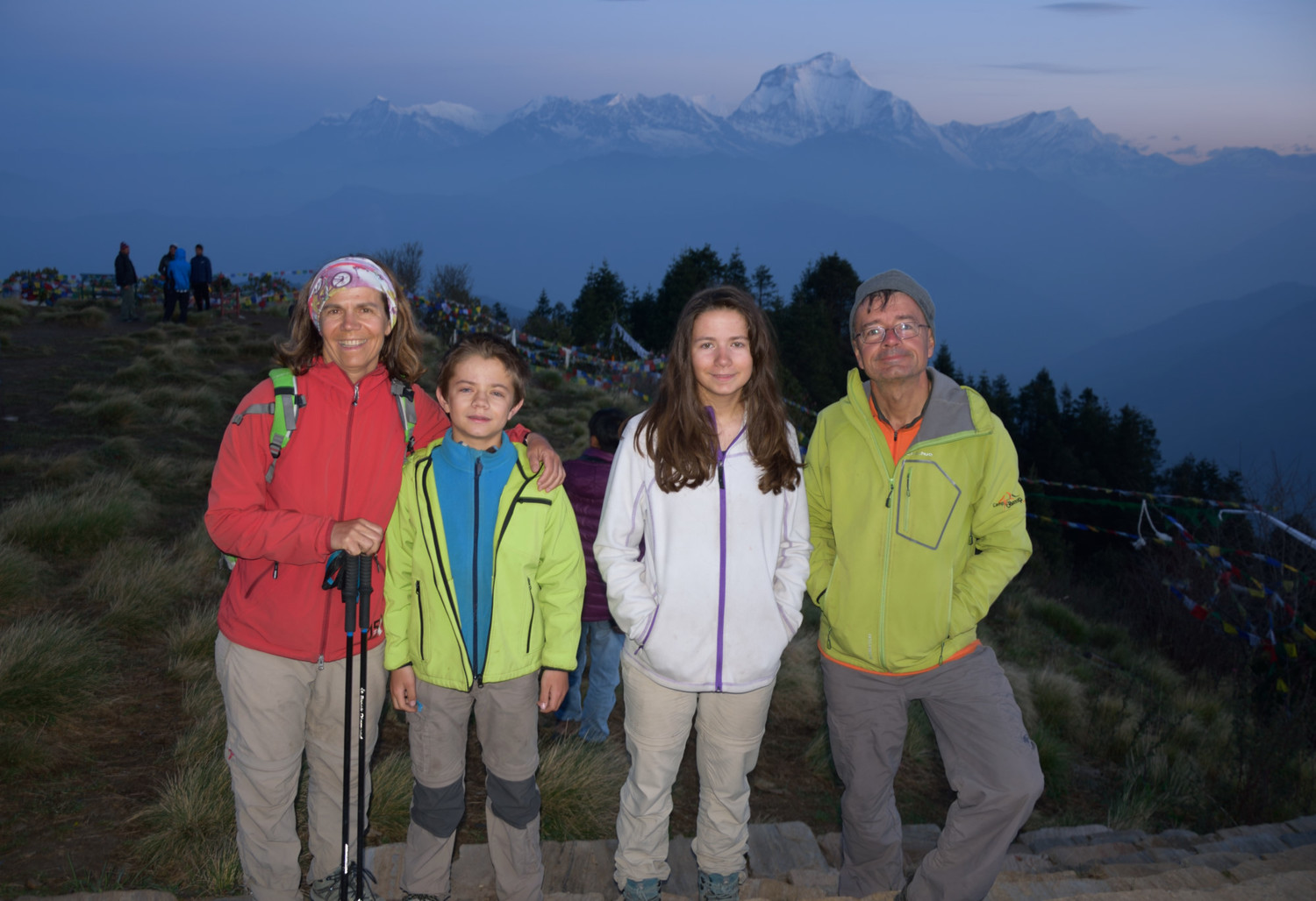 Poon Hill (3200m), happy family...