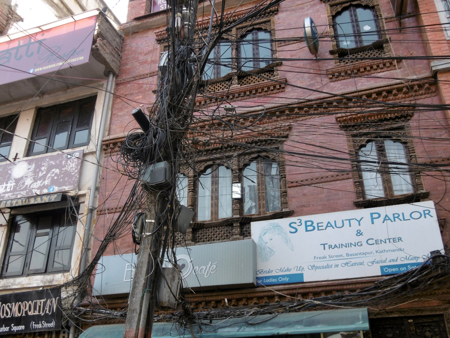 Kathmandou, Durbar Square. Et pourtant il y a parfois du courant...