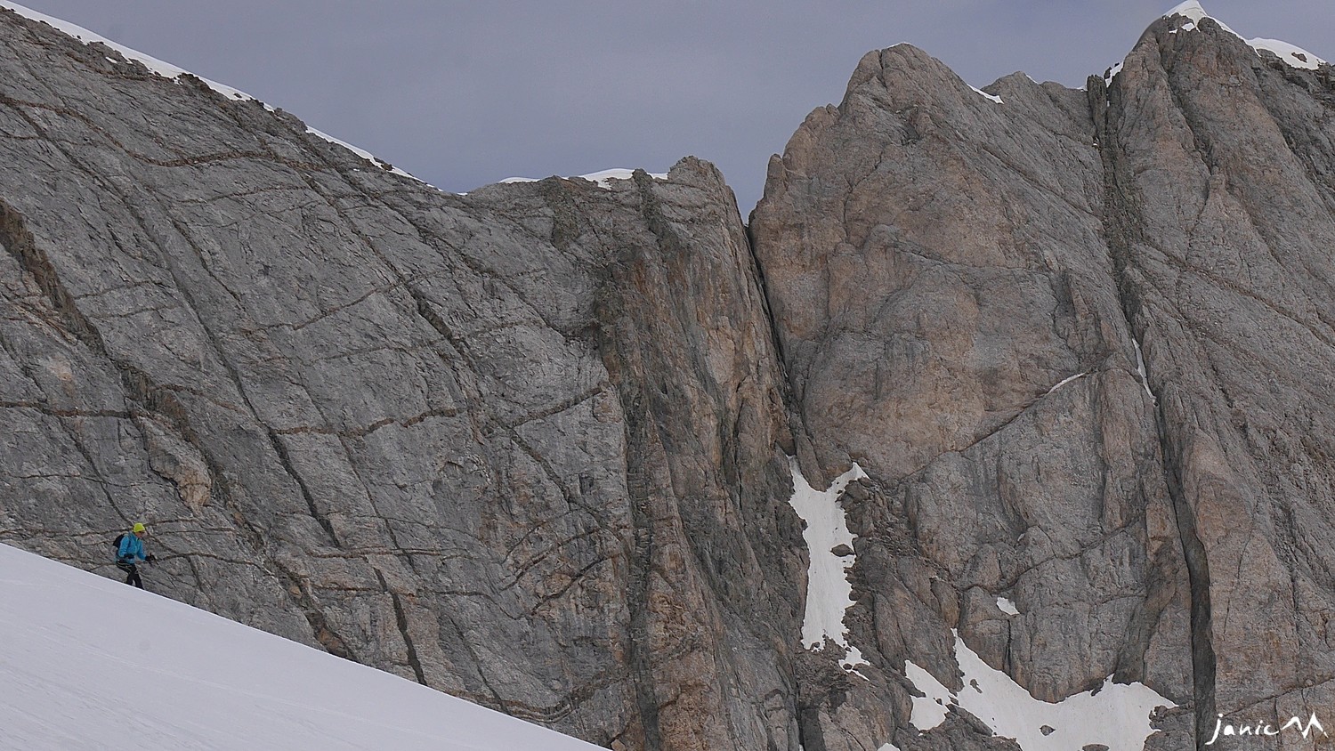 Descente sous le Petit Vignemale