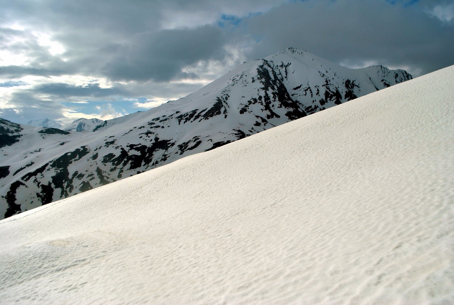 Dans la montée vue sur le Pic de Piau