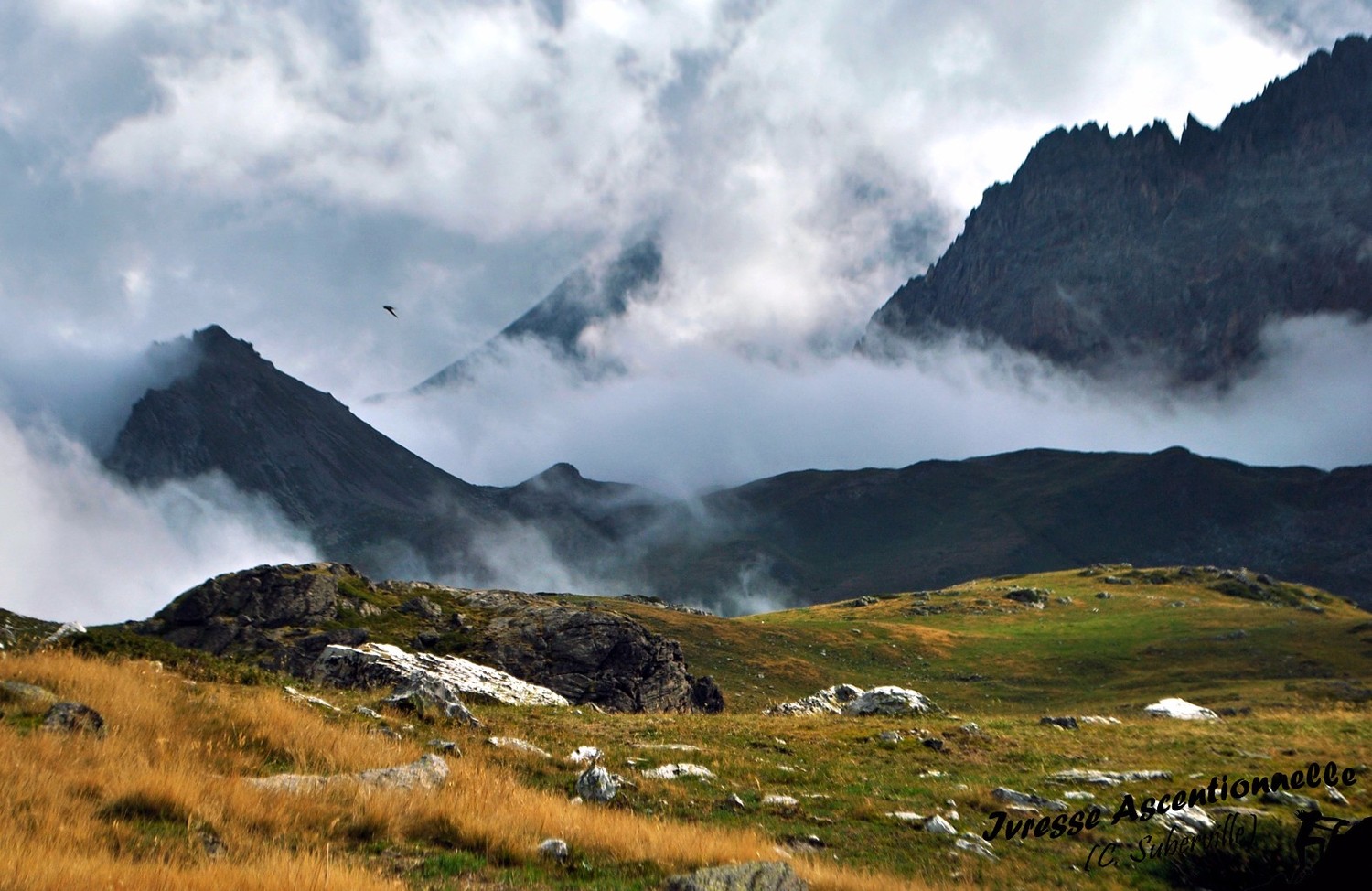 Mirages de nuages et sortie de brume