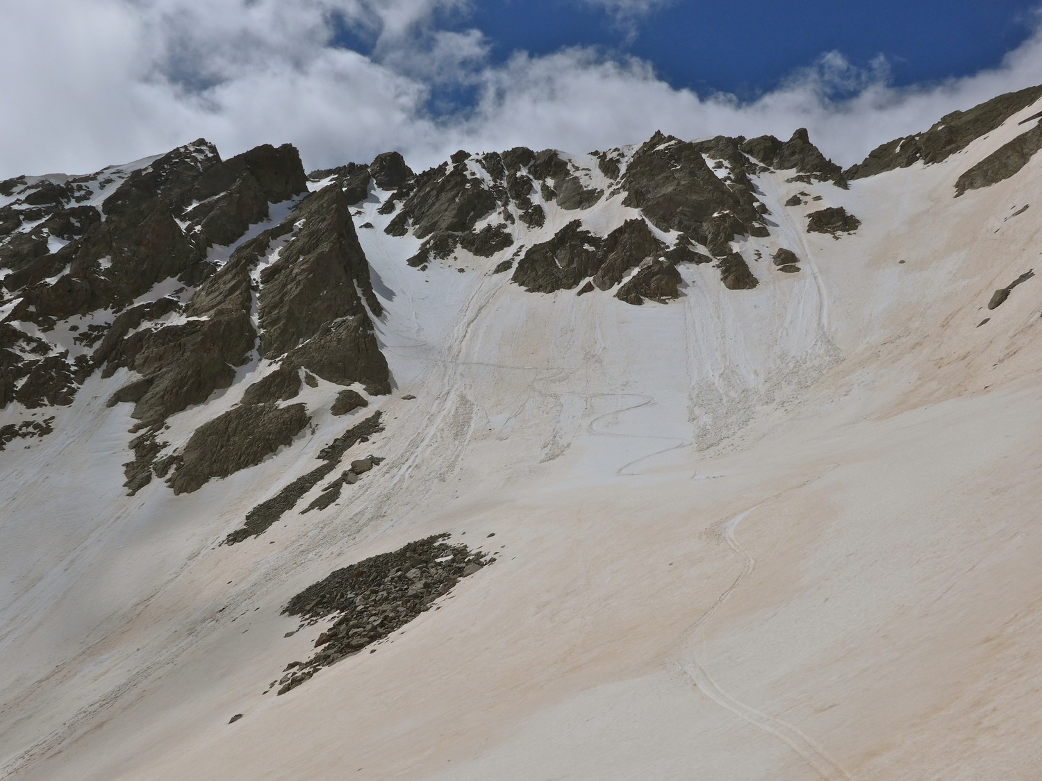 Vue générale de la descente du couloir.