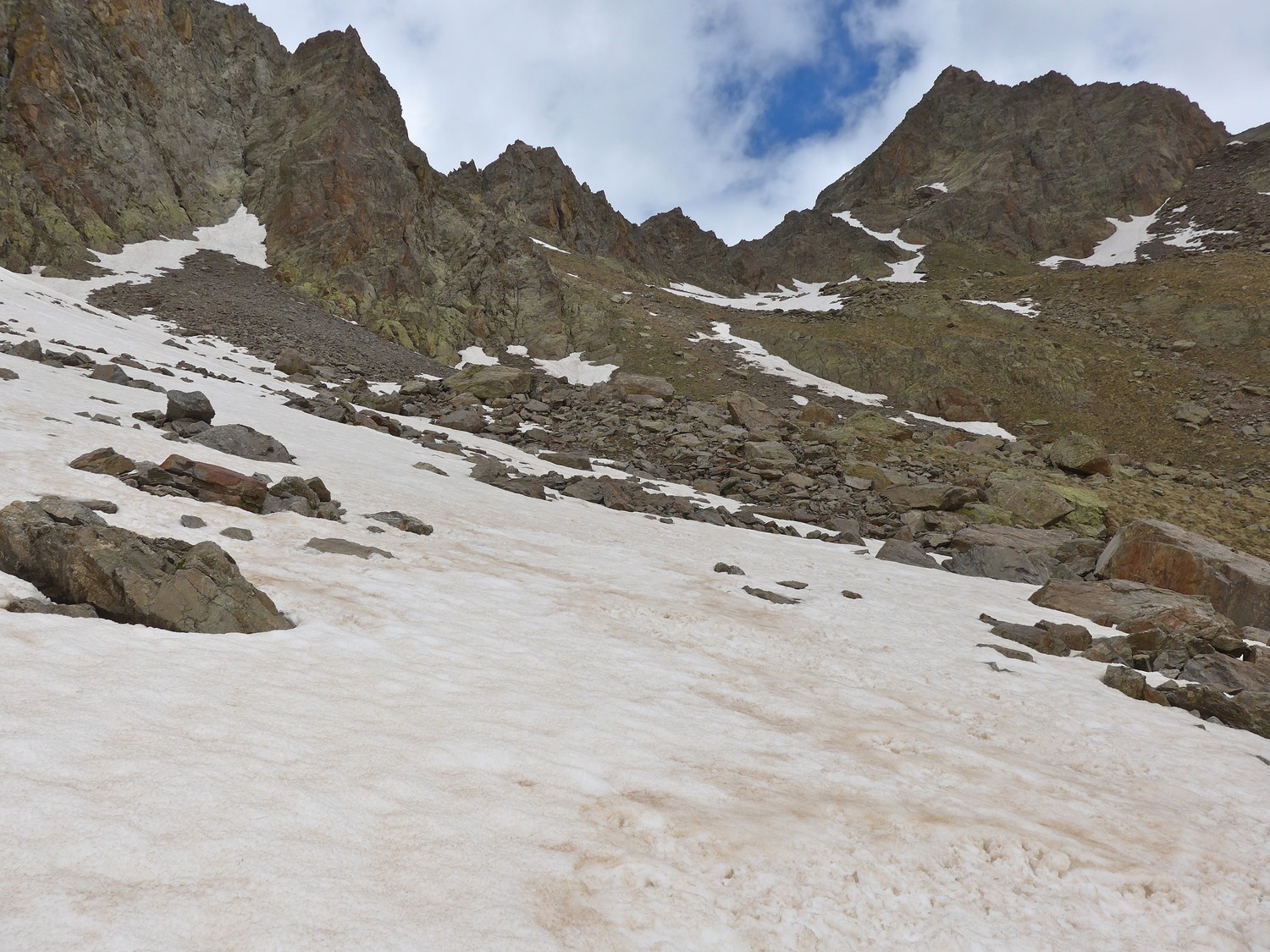 La remontée au Passo Alto del Vallone et le long portage.