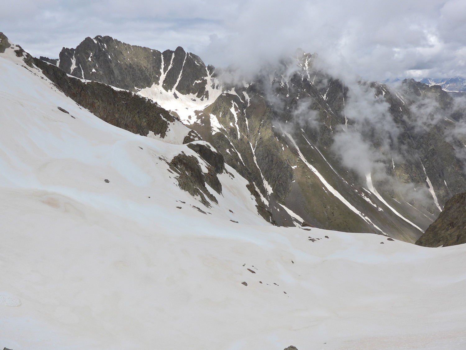 Du Passo Alto del Vallon vue sur la Brèche des Deux Frères.