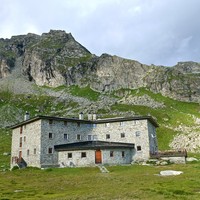 Refuge Arp et le site de couennes derrière
