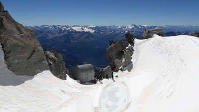 Bivouac Canzion et sa "source" Bivouac Canzion et sa "source"