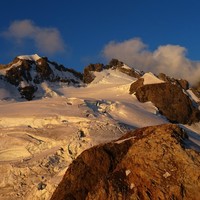 Aube sur la face N de la Meije