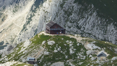 Refuge Zasavska Koca Refuge Zasavska Koca