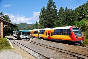 Le train moderne peut facilement accueillir un vélo