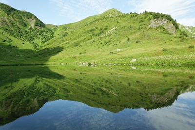 Reflets sur le lac de Tavaneuse Reflets sur le lac de Tavaneuse