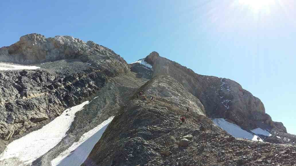 Depuis lac glacé (2780) couloir menant au sommet