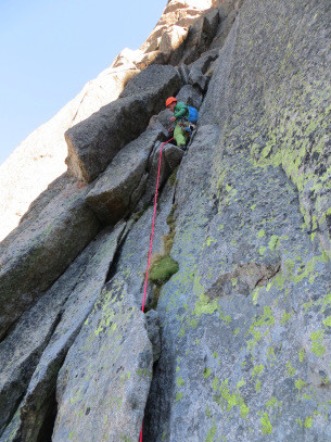 Courte section avant la longueur en 6a