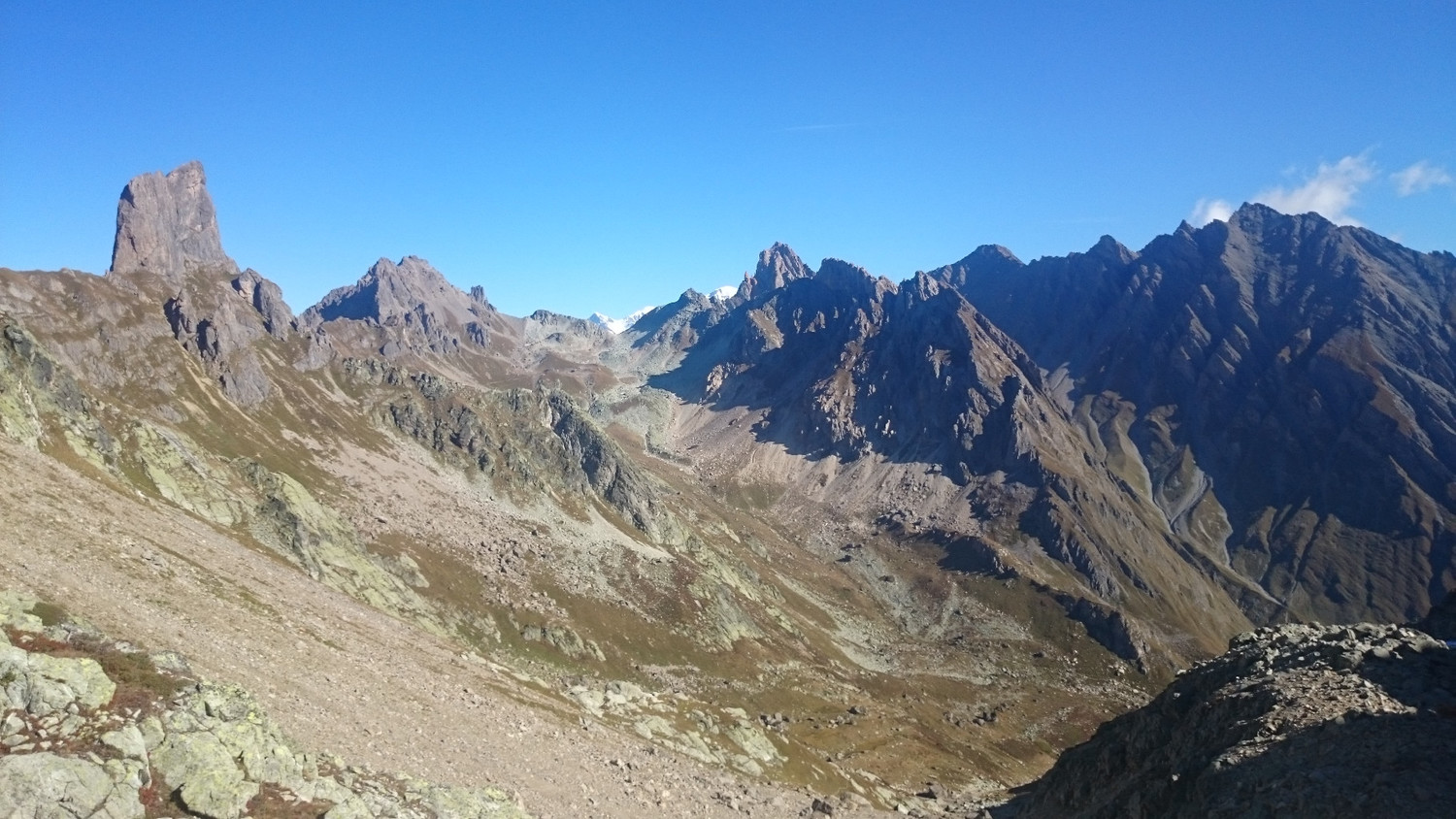 Du col de la Charbonnière vers la Pierra Menta et le Mont-Blanc