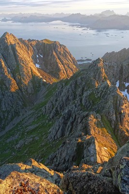 Soleil de minuit sur les Lofoten Soleil de minuit sur les Lofoten