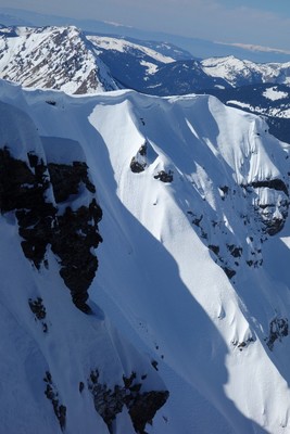 Arête de Bel Air depuis le couloir de Pertuis au Mont de Grange Arête de Bel Air depuis le couloir de Pertuis au Mont de Grange