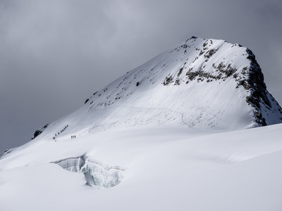 Assaut des alpinistes - Les Rouies, Ecrins, France Assaut des alpinistes - Les Rouies, Ecrins, France