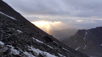 Lumière magique sur les pentes du Stok Kangri - Ladakh Lumière magique sur les pentes du Stok Kangri - Ladakh